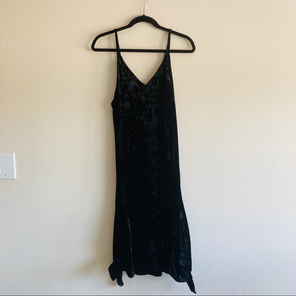 Leith v neck sleeveless long black dress